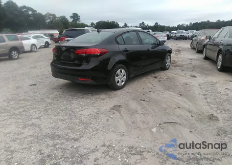2018 Kia Forte Lx из США, поврежденный, VIN 3KPFK4A74JE242399